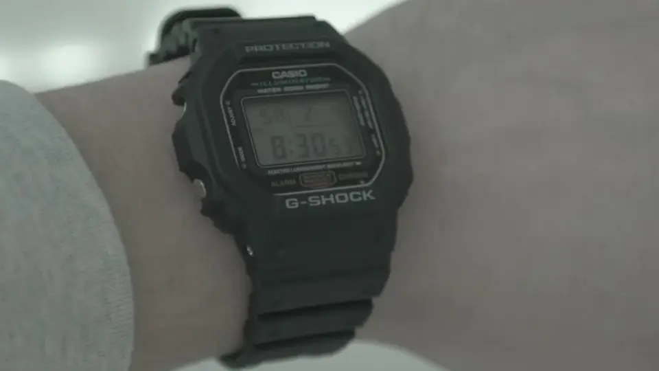 如何更换CASIO G-Shock DW-5600E电池（生肉）_哔哩哔哩_bilibili