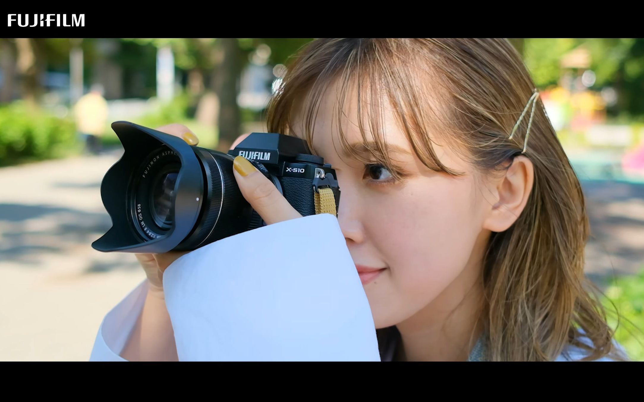 油管搬运日本美女摄影师keikoakahane使用富士xs10体验