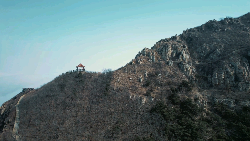 位於大連金州區的大黑山,正式進入了雲海季