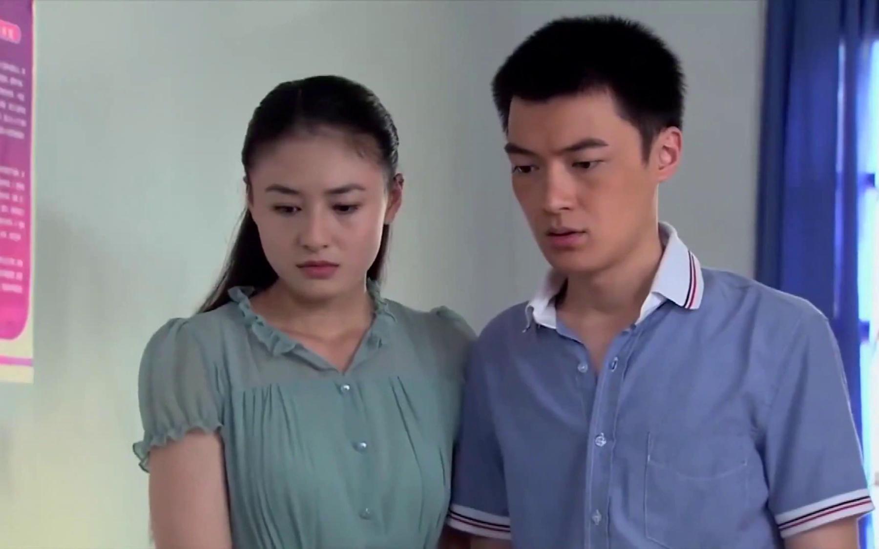 冤家:情侣偷领证,不料爸爸冲上前阻止,工作人员做法太漂亮了