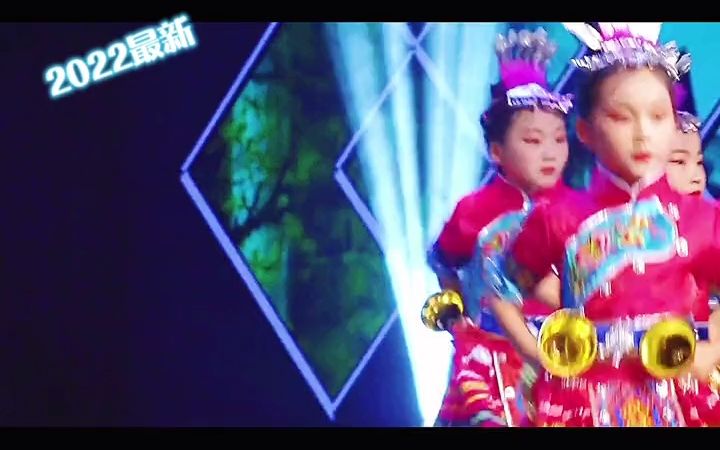 [图]六一舞蹈完整版 民族风舞蹈童年的铃铛 六一舞蹈 幼儿园舞蹈完整版推荐 舞蹈剧目 幼师 幼儿园舞蹈 小学舞蹈 幼儿舞蹈 女生舞蹈 小学生舞蹈 毕业舞蹈 民族风舞蹈