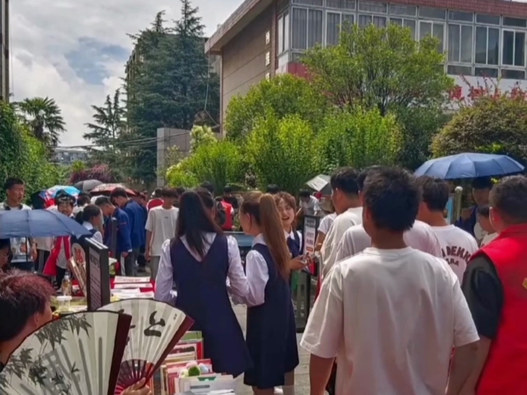 昆明技师学院食品工程与现代服务技术系 以其独特的魅力和卓越的教育质量,为每一位怀揣梦想的学子开启了通往成功的大门.哔哩哔哩bilibili