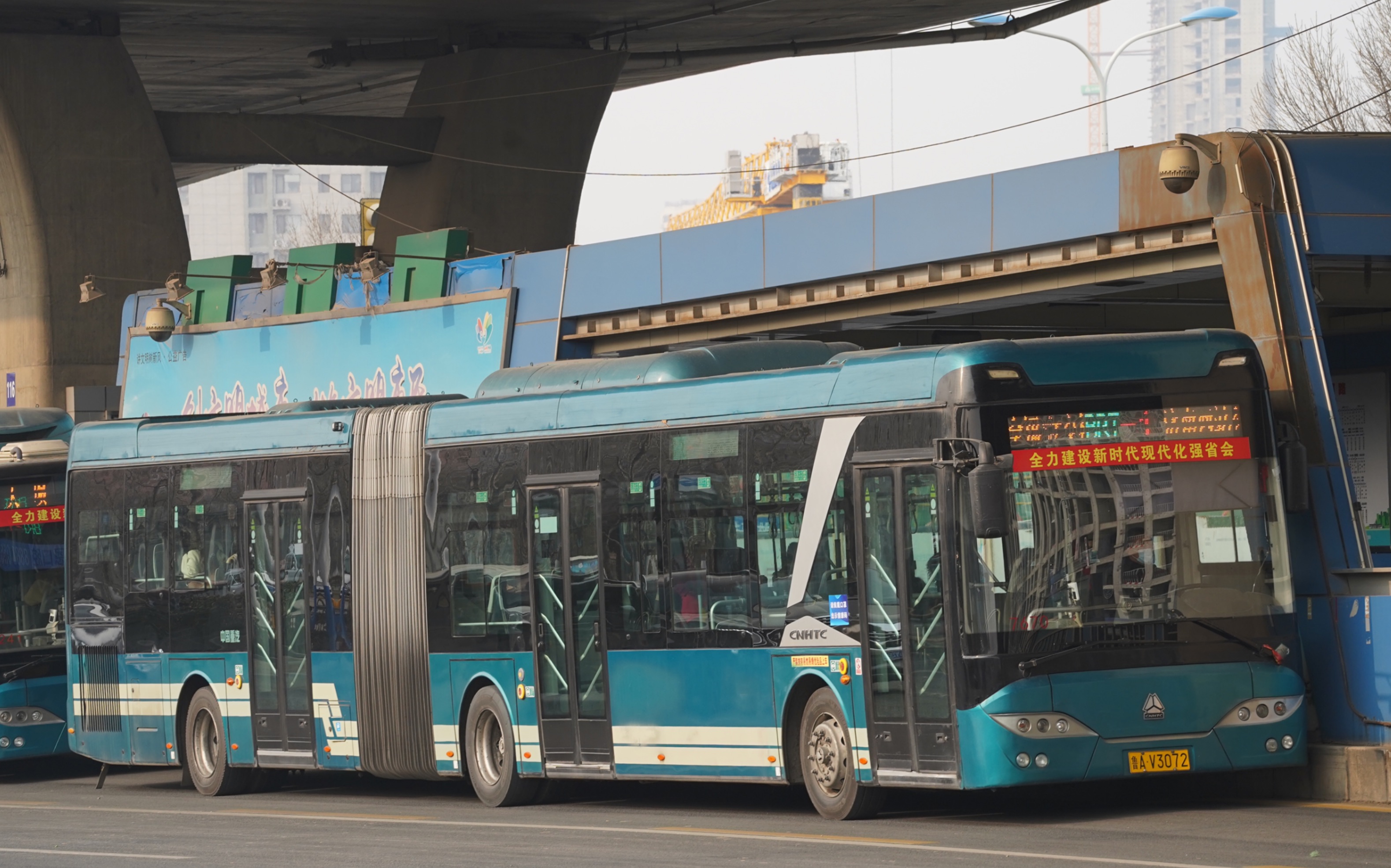 济南公交BRT摆渡车图片