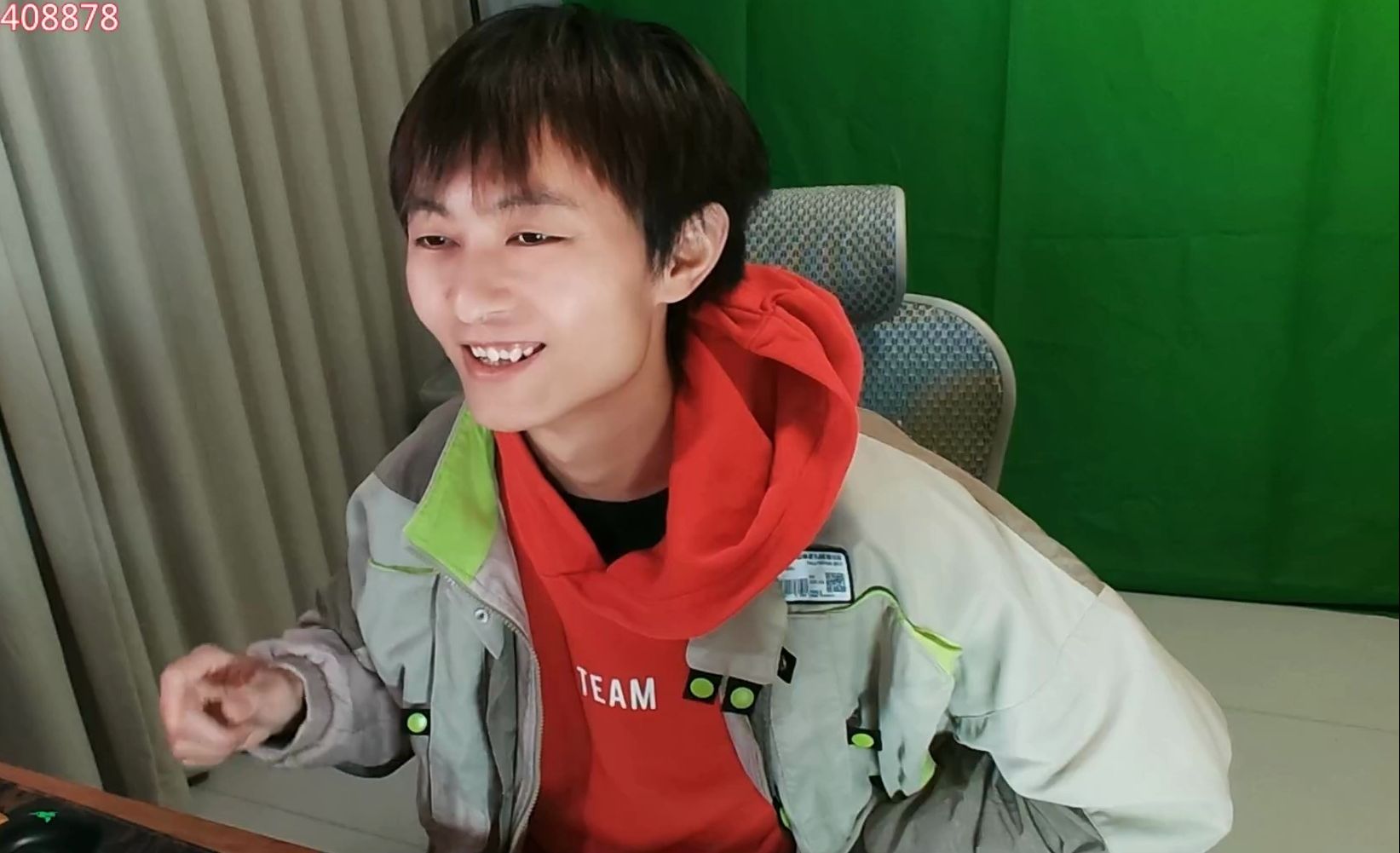 阿正笑嘻了,做自媒体一年挣四五十万?