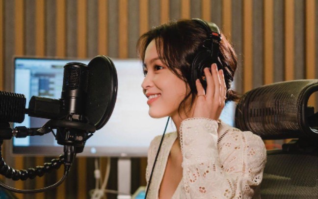 holo -李遐怡 不必与他人比较 感受自己_哔哩哔哩 (゜-゜)つロ 干杯