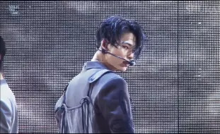 Video herunterladen: 241006 西村力单人机位 ENHYPEN 'WALK THE LINE' in 高阳 DAY2 舞台合集