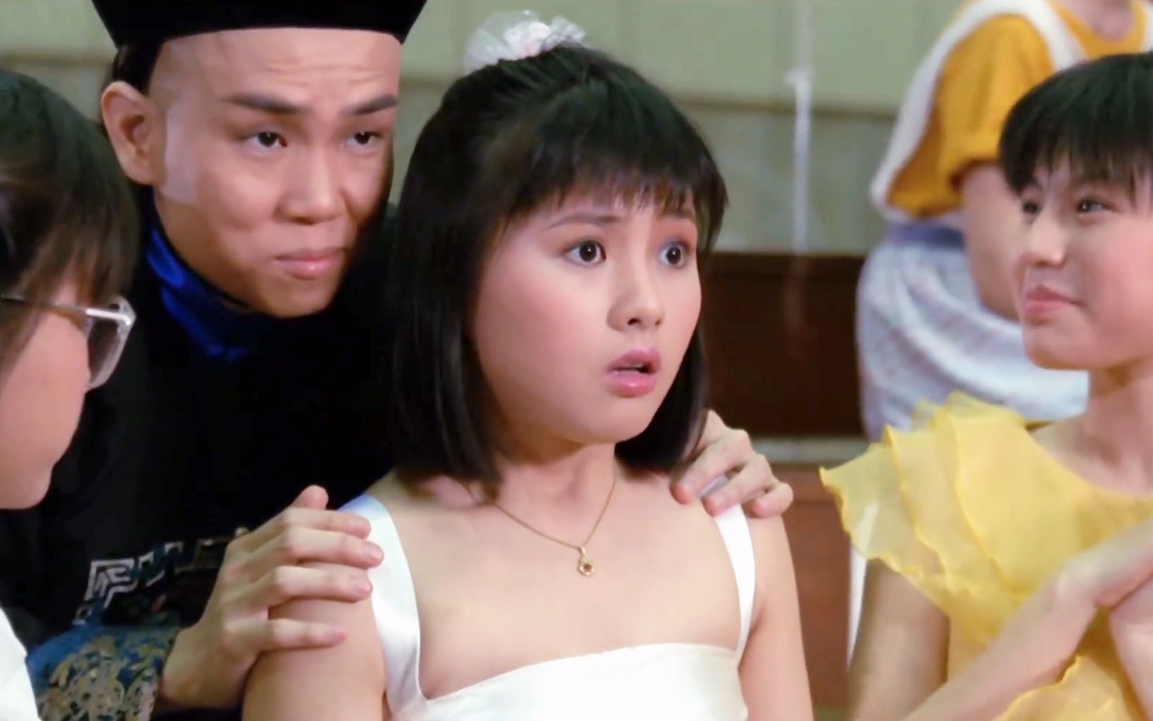 奇幻片开心鬼为校花择偶一手天眼通揭露所有男生丑恶嘴脸