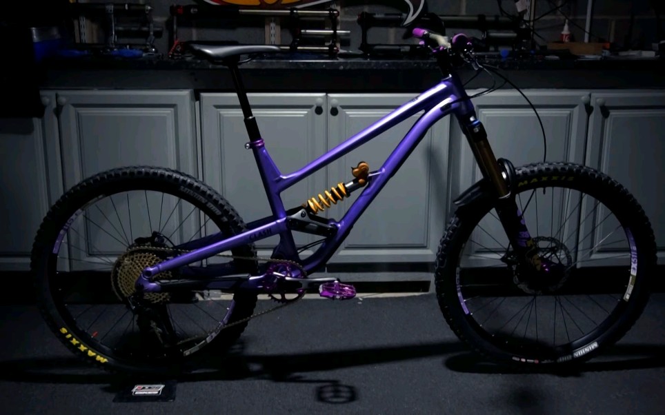 定制commencal clash丁香色的拼装