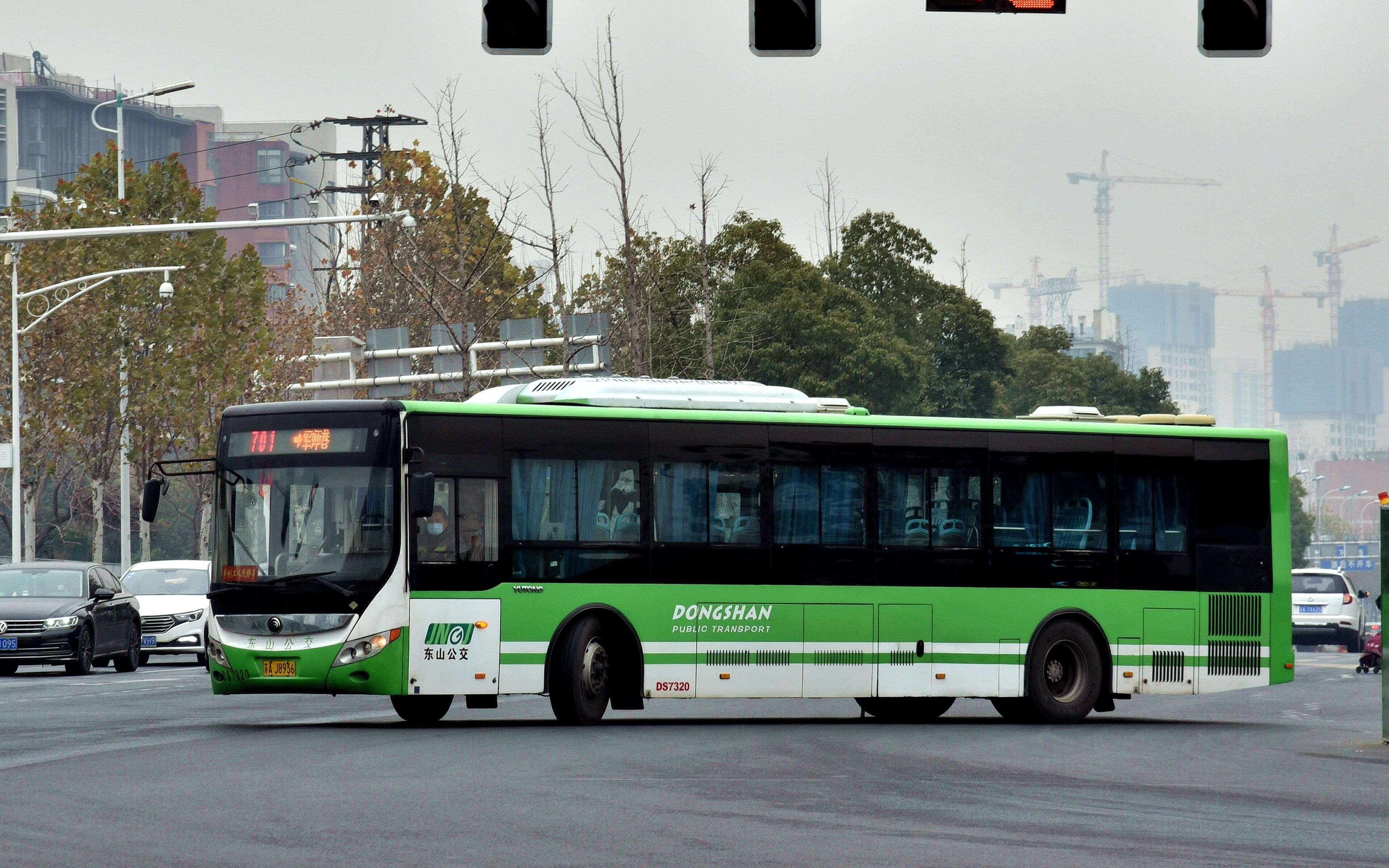 【建议改为:kom的第三个701】南京东山公交701路 军师巷—东山总站