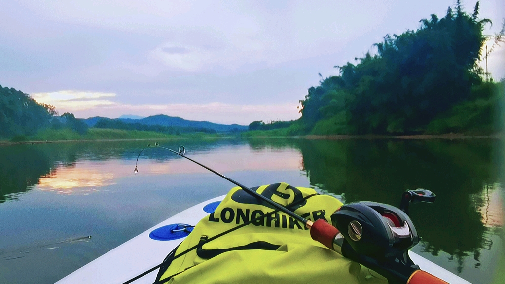 夕阳下的休闲路亚