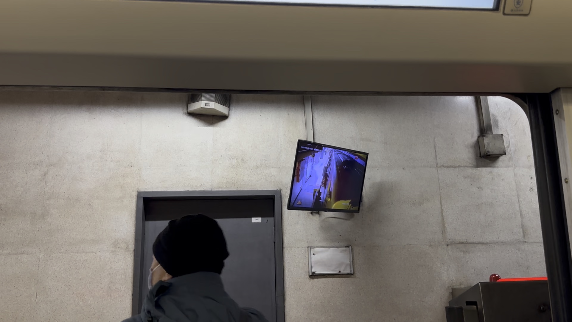 北京地铁一号线dkz4型配车暴力开门