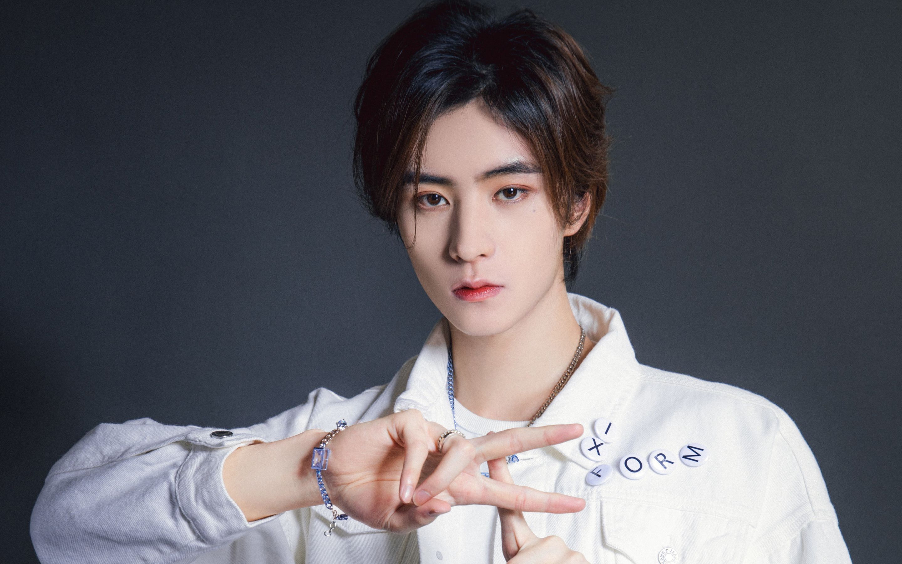 【邓孝慈】慈酱的美貌花园~ 边剪视频边流鼻血(bushi