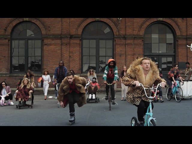 [图]Thrift Shop (feat. Wanz) - Macklemore&Ryan Lewis&Wanz