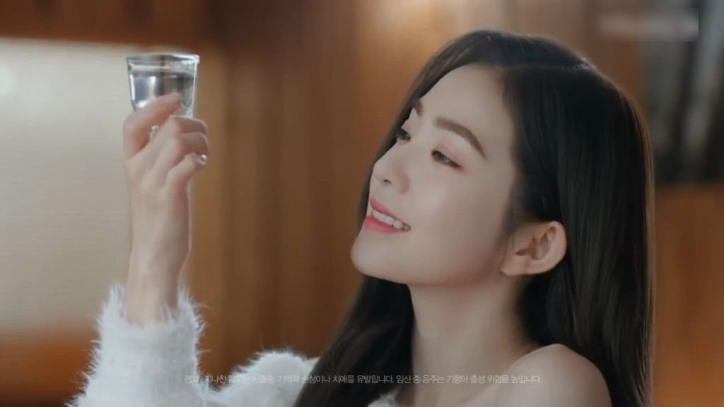 【艾琳】机灵有神的憨憨 - 裴珠泫irene真露烧酒代言广告.