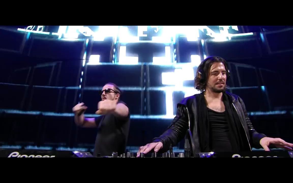 [图]Dimitri Vegas & Like Mike - Bringing The Madness 2016 赶鸭子现场