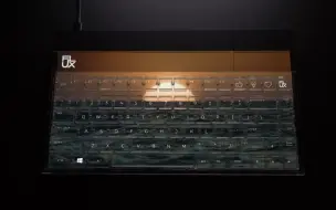 下载视频: 外形非常科幻的设计化键盘——Flux Keyboard