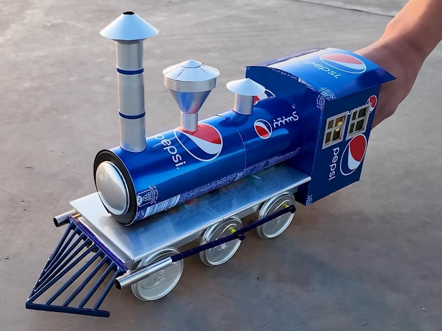 可乐罐制作蒸汽机火车头