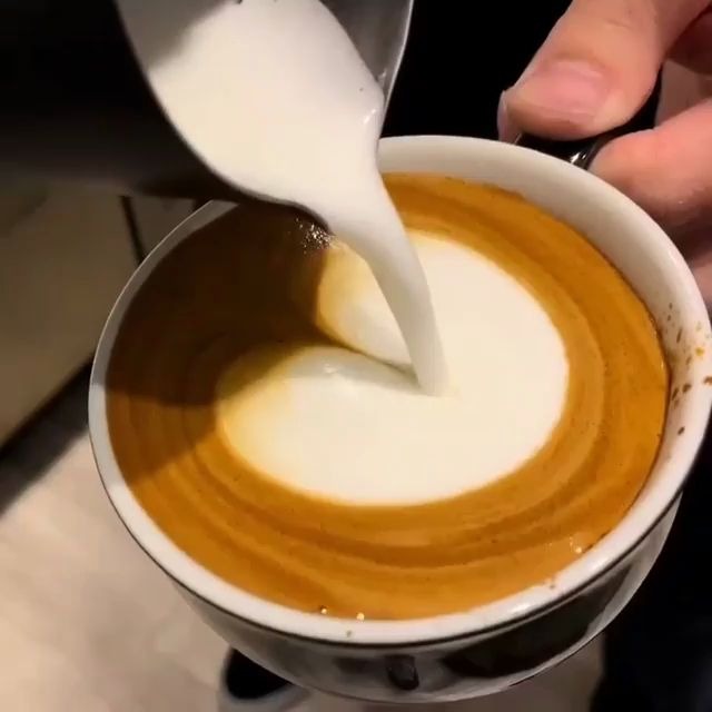 coffeecontentworldwide 入门拉花 大白心