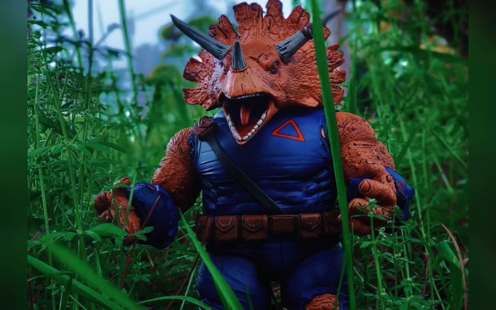 neca三角龙 佐格