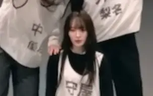 Tải video: 【守屋麗奈】「何歳の頃に戻りたいのか?」八单练习室个人直拍focus 樱坂46