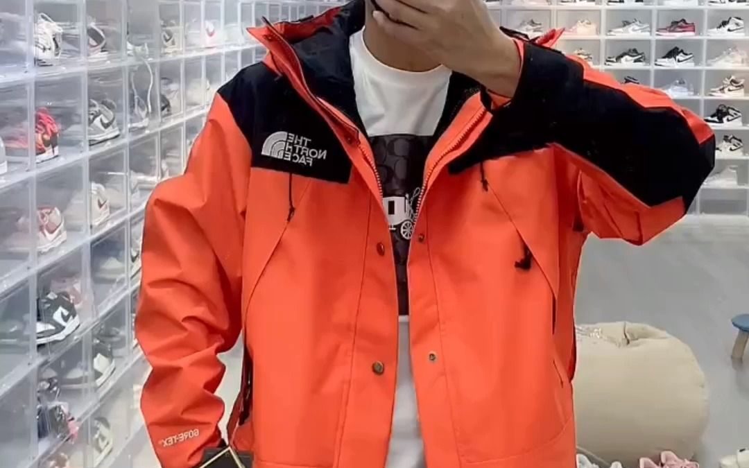 北面冲锋衣暴力橙上身测评 果真超酷