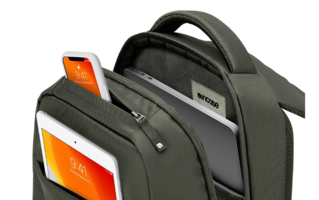 最近很火的苹果背包用刘海儿隐藏iphone12pro的全面屏