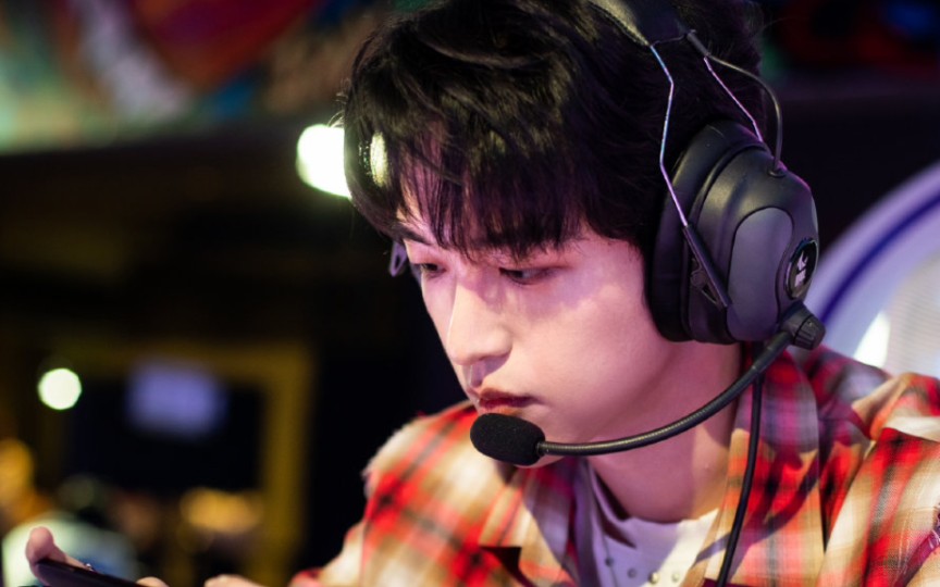 【黄子弘凡】我的电竞男神!黄子弘凡今晚杀疯了!