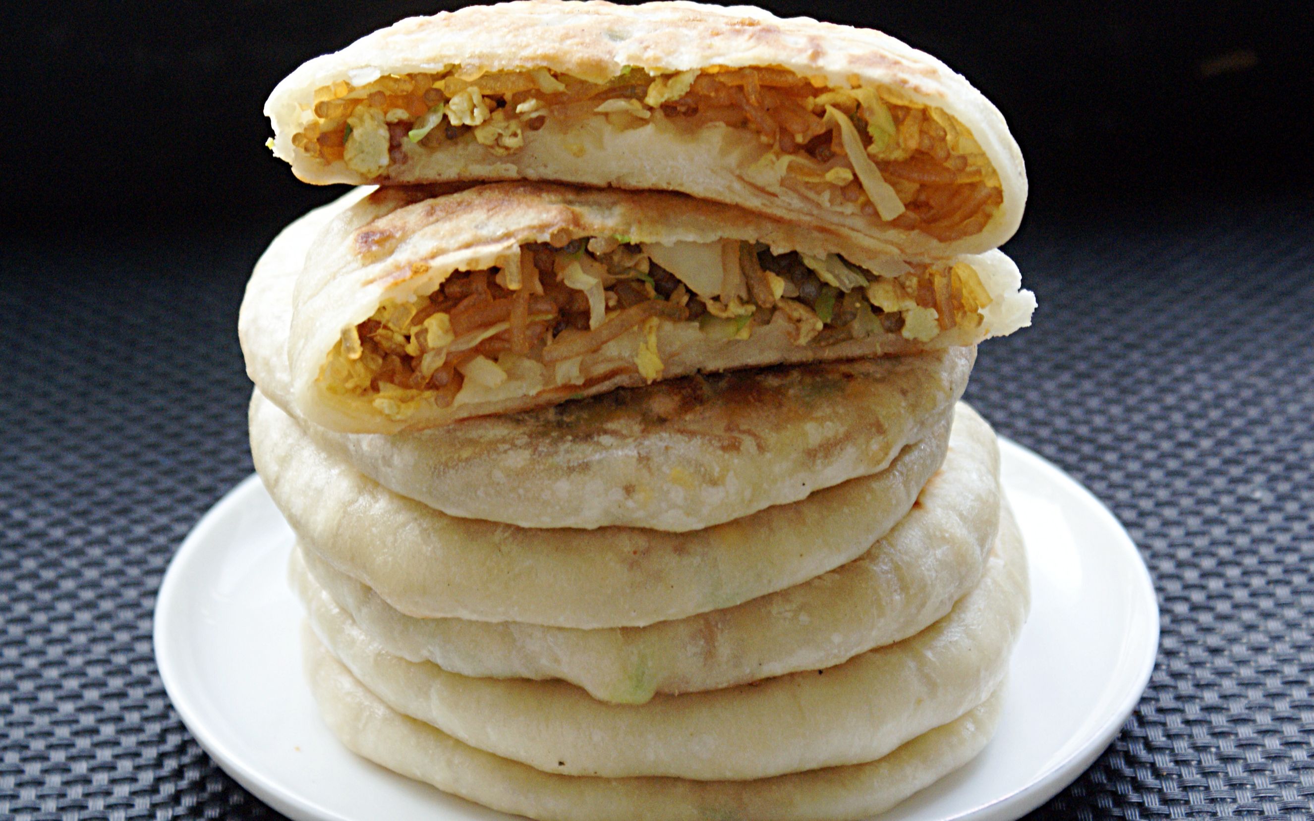 面食——卷心菜素馅饼,皮薄馅大,超柔软的面皮,凉了都不会硬