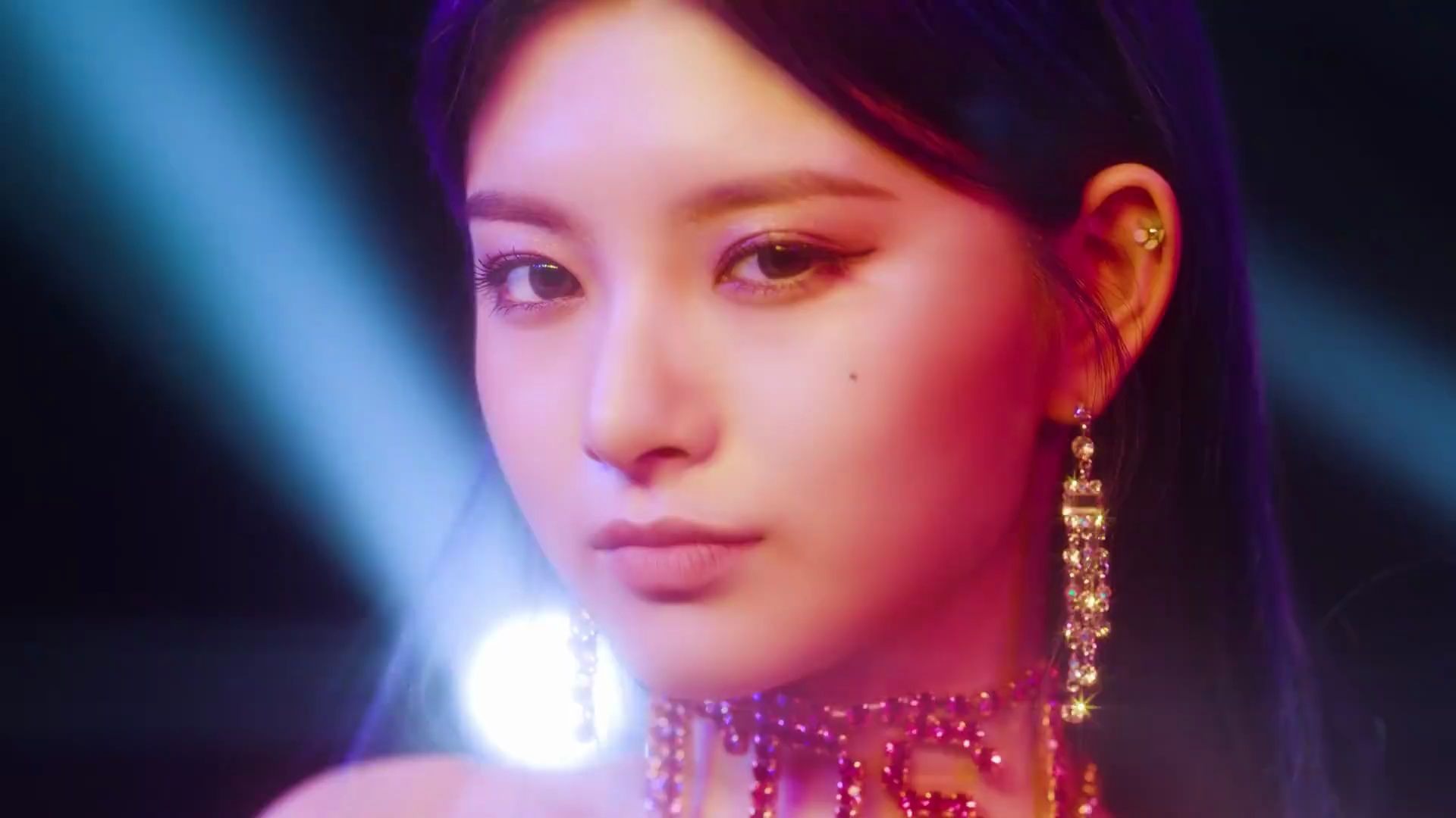 everglow回归主打ladidamv预告初公开