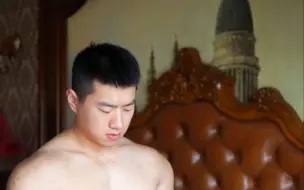 Tải video: 憨厚很踏实的肌肉直男