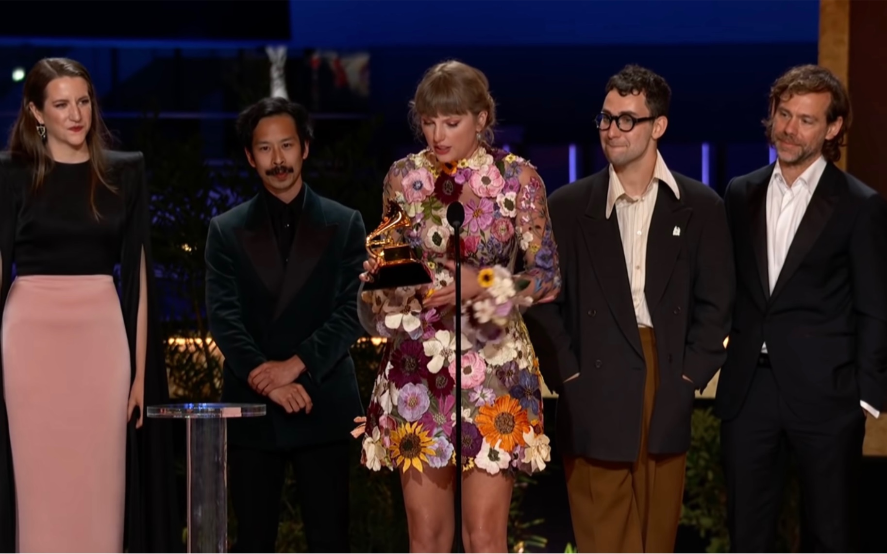 【tsa】【中文字幕】泰勒丝凭借folklore获得2021年格莱美年度专辑