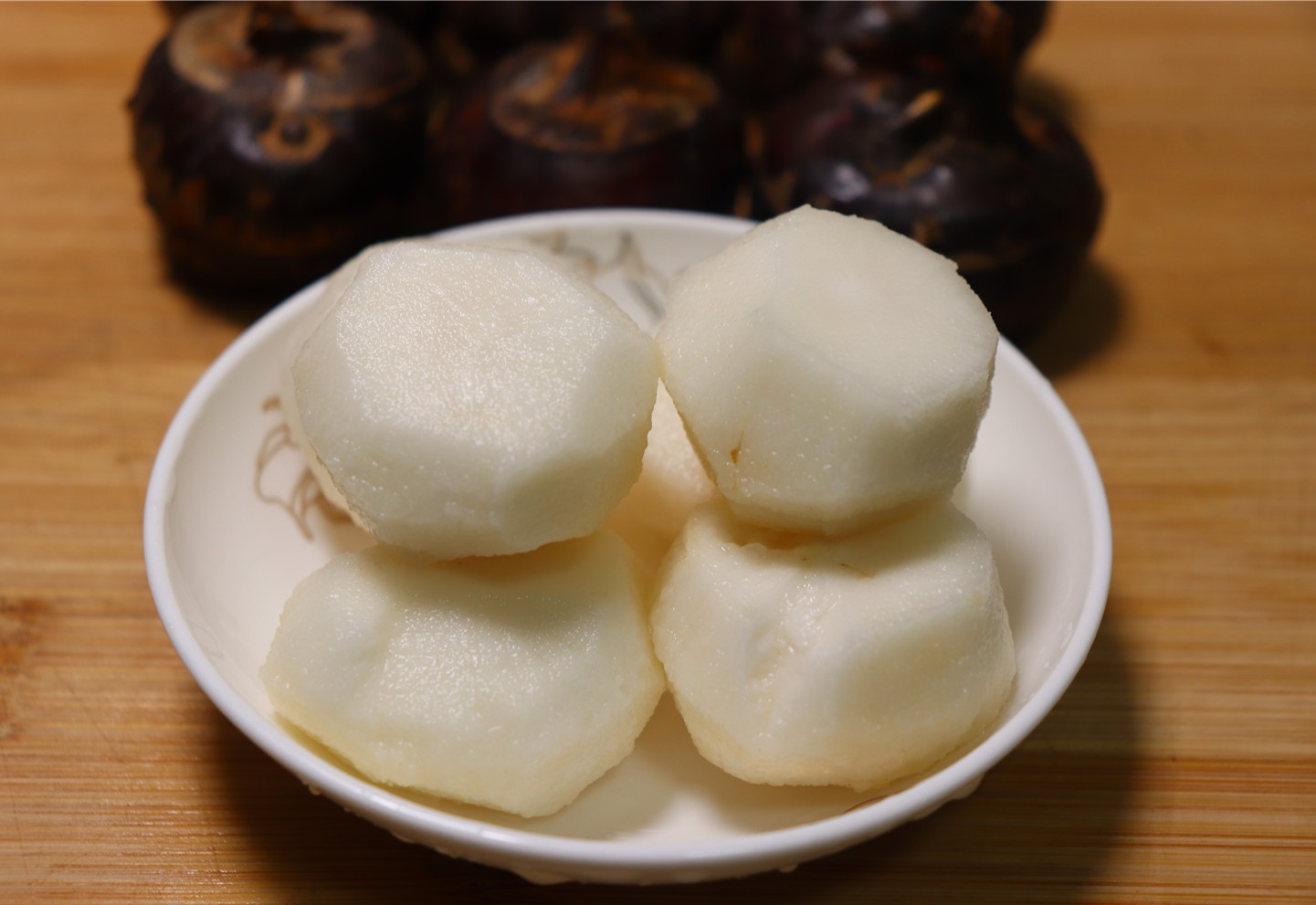 马蹄去皮时,不少人一直做错,教你正确的做法,干净完整不浪费