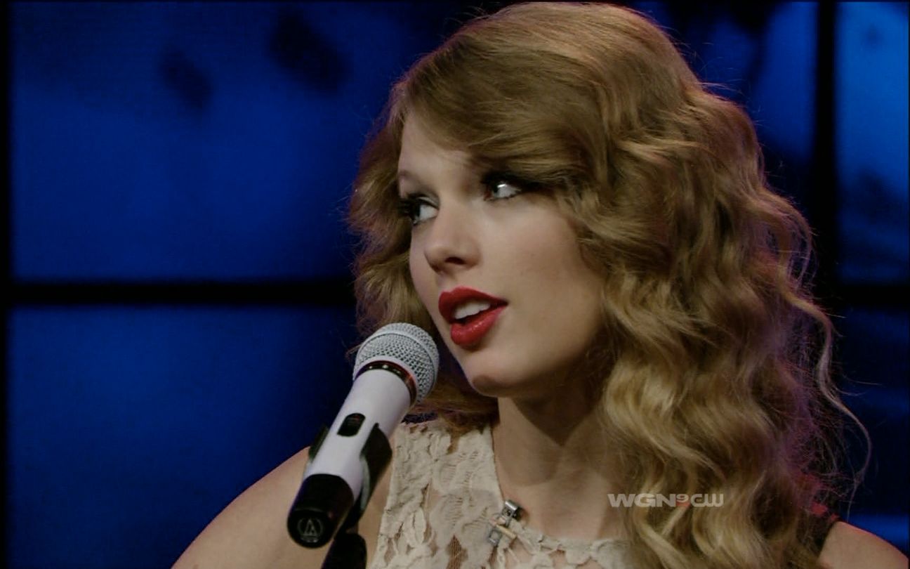 [图]2010-10-27 Mine - Taylor Swift - Live with Regis and Kelly