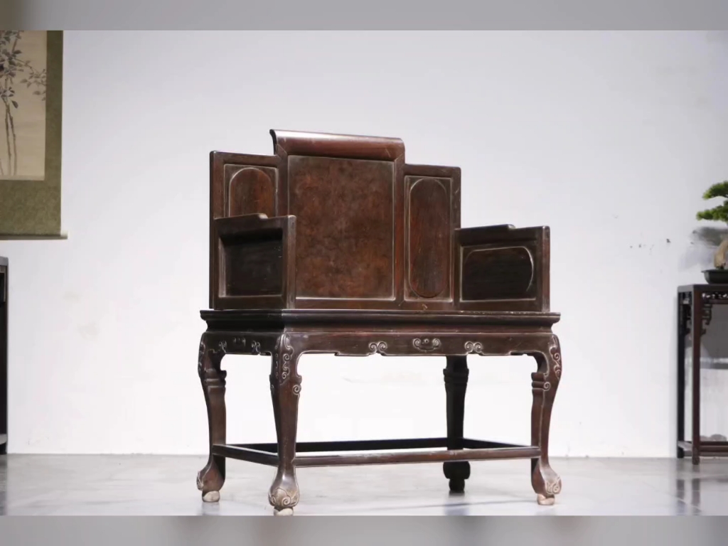 清代老红木镶嵌瘿木五屏式——宝座; 此宝座五围屏式,气势不凡.