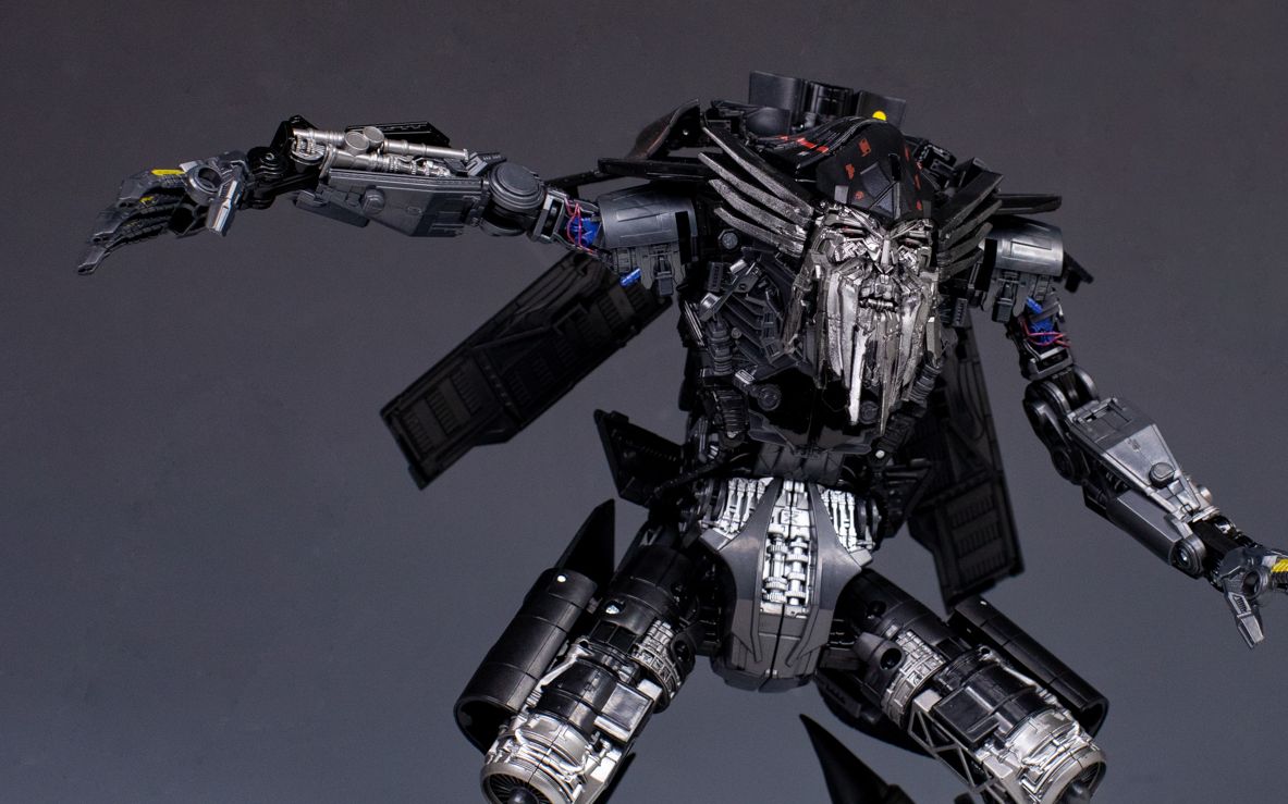 变形金刚简单点评细节爆炸的老家伙变形金刚ss35l级天火把玩