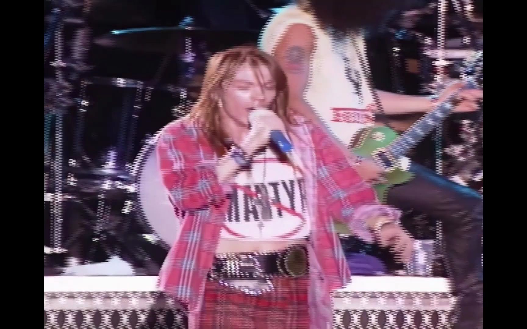 [图]Guns N' Roses - Live and Let Die Live MTV Video Music Awards 1991