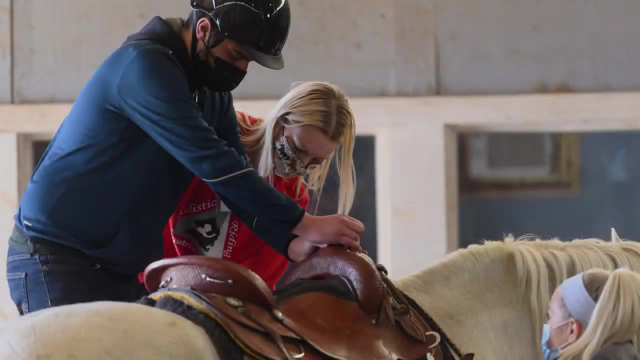 [图]A Horse Lover Discovers the Recreational Therapy Program at Moraine Valley