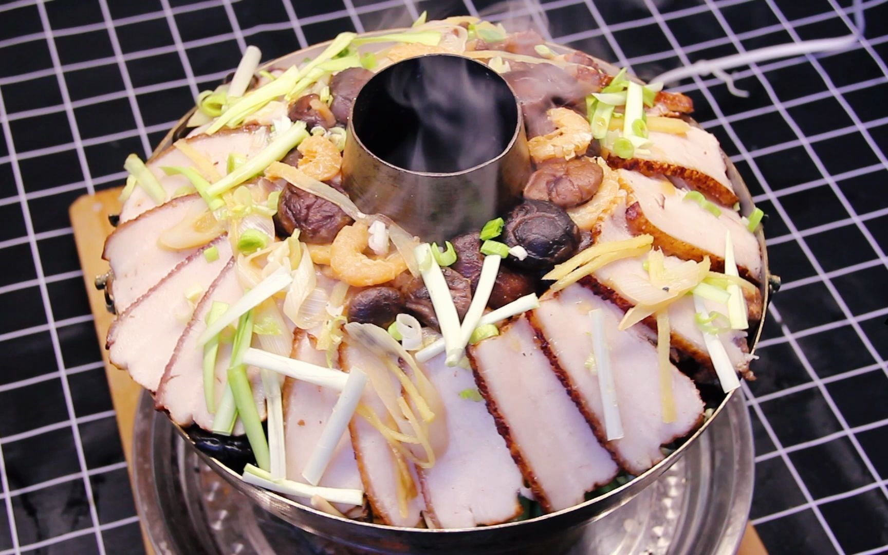 年夜饭山西人最爱的什锦铜火锅春节里的团圆大菜