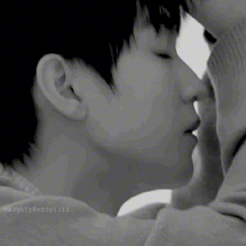 这跟王俊凯在壁咚我有什么区别!