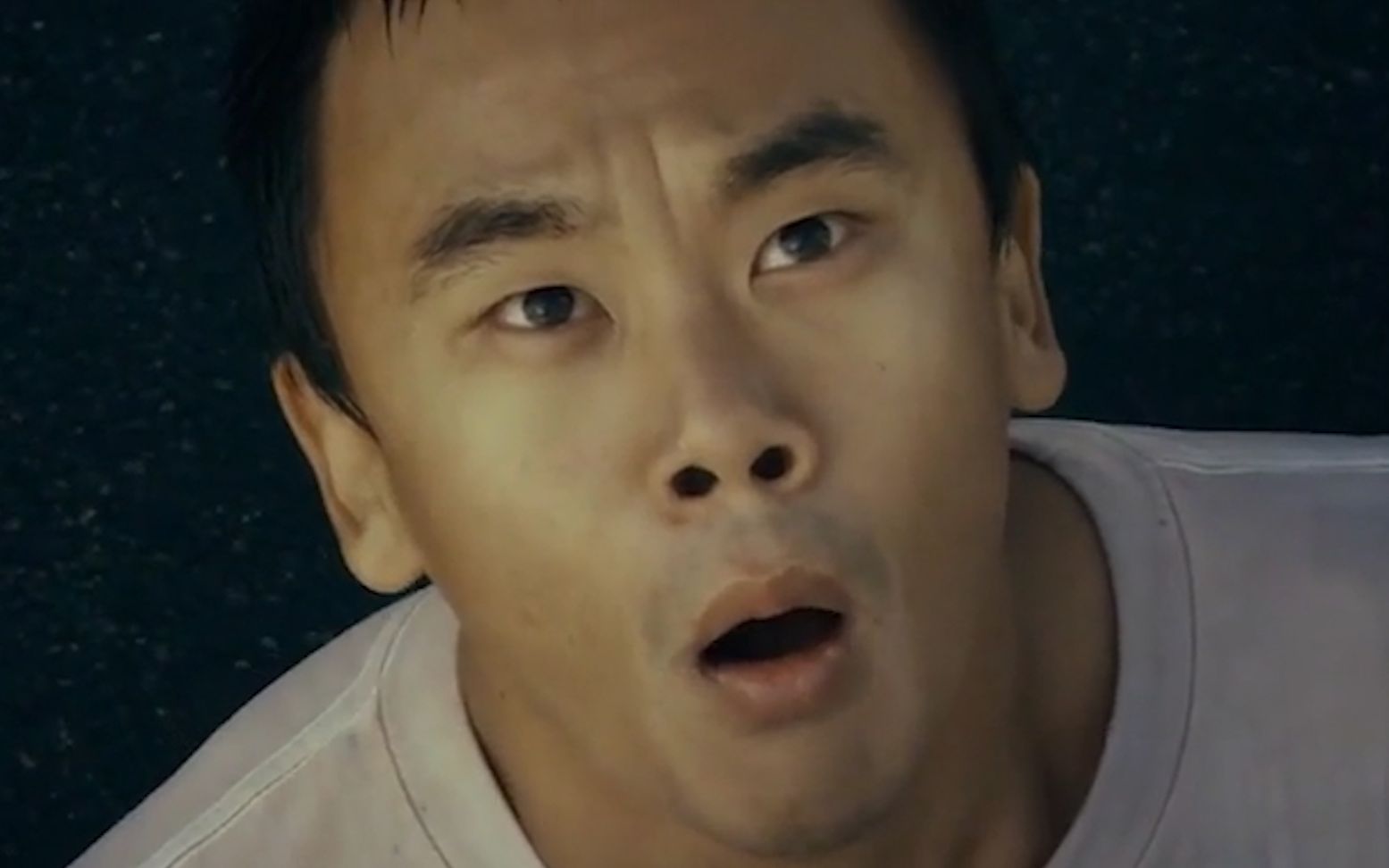 《海云台》幕后,导演调10吨水浇演员,片场险些造成事故