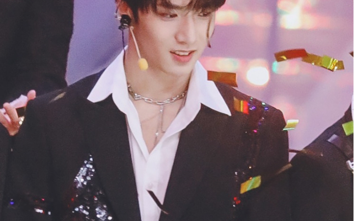 刘耀文201231东方卫视跨年要你管直拍focus