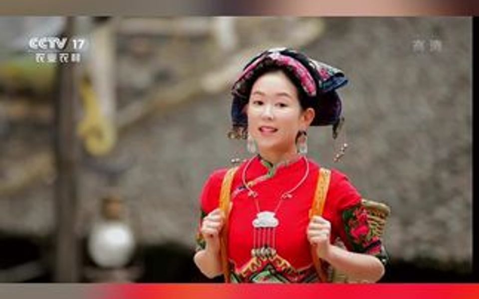 [图]小小背篓，背满了童年各种珍贵的回忆，背满了子女对父母深深的爱，一代人的记忆，唯爱永恒！