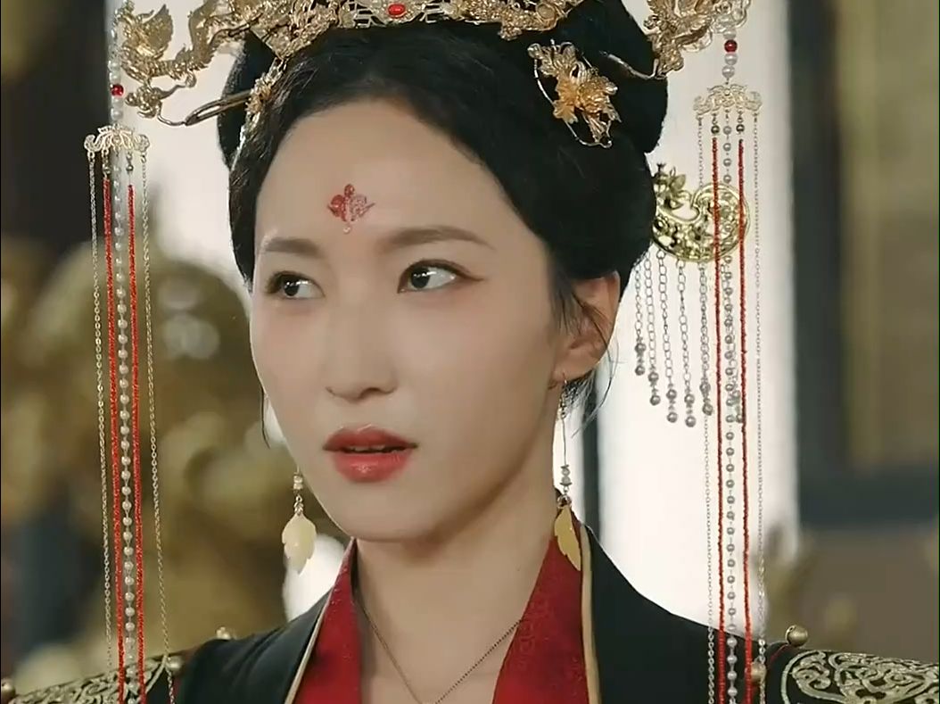 被贬成狗后女帝硬抱我洗澡?