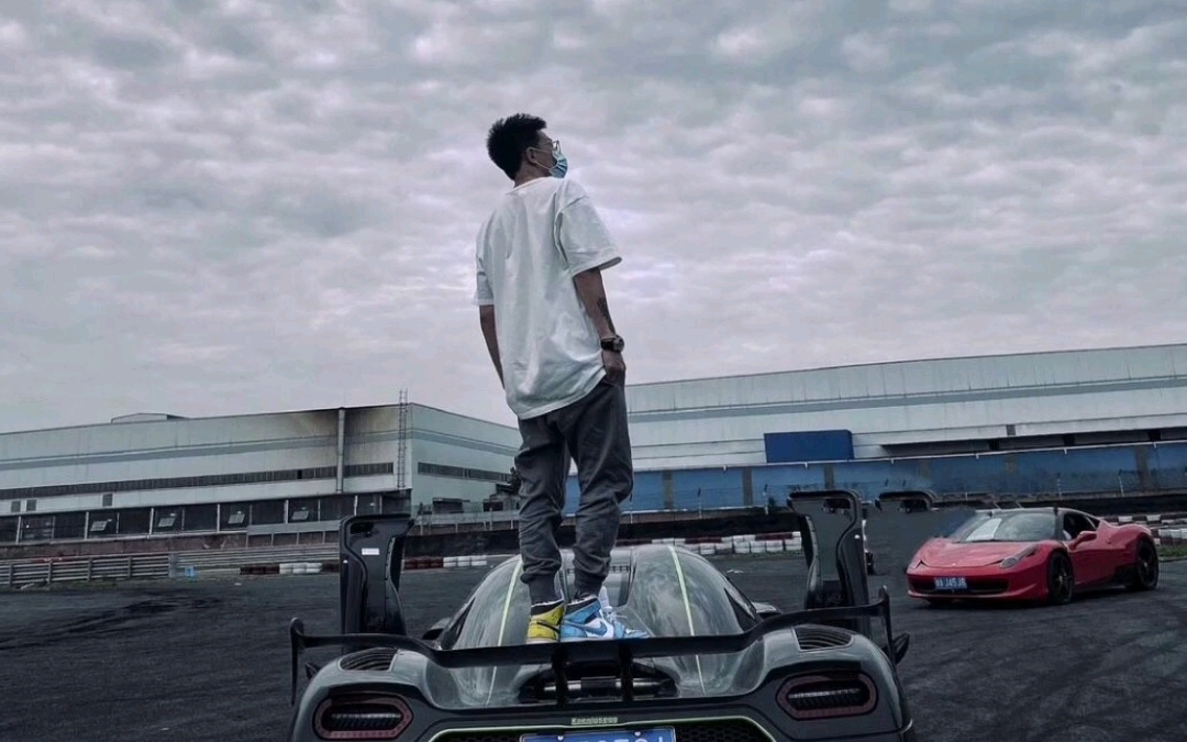 柯尼塞格 帕加尼却拥有过 , 名下还有酒吧,帕加尼c10已订?