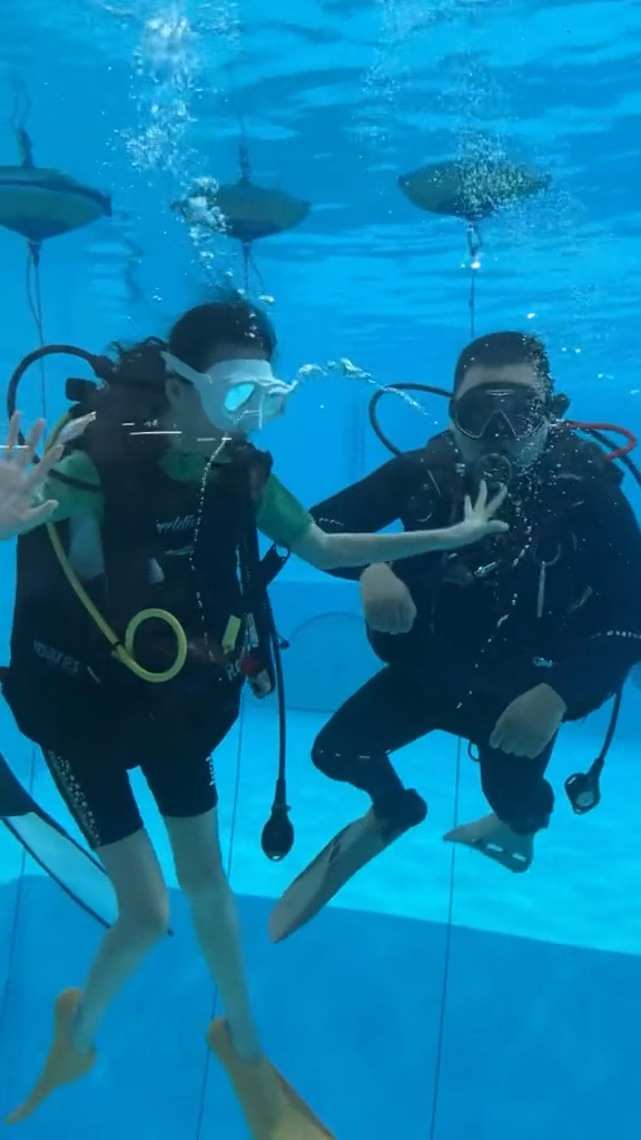 教小姐姐潜水的一天,快乐!