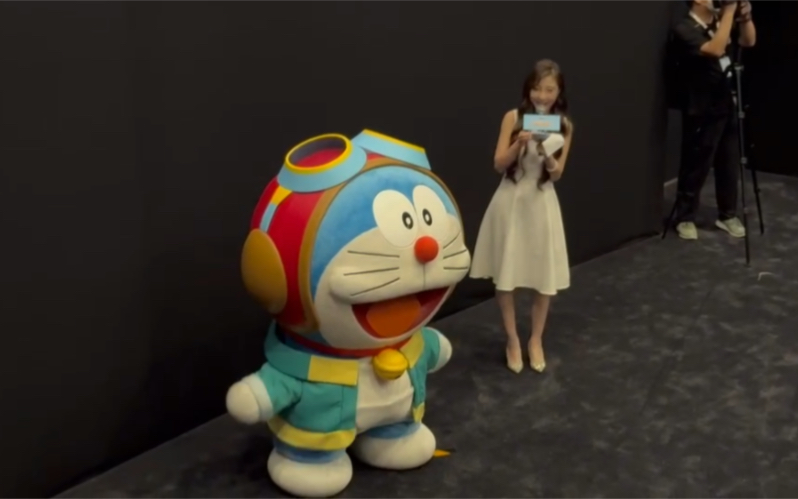【bilibili观影团】哆啦a梦超萌全新飞行服造型人偶惊喜现身!