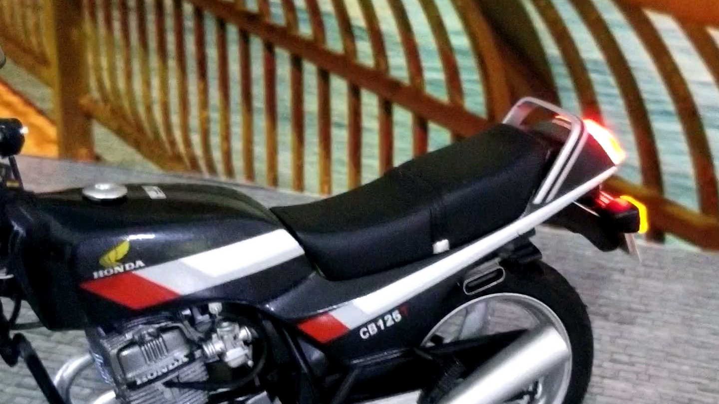 青岛社1/12川崎z400mrg改本田王cb125t.