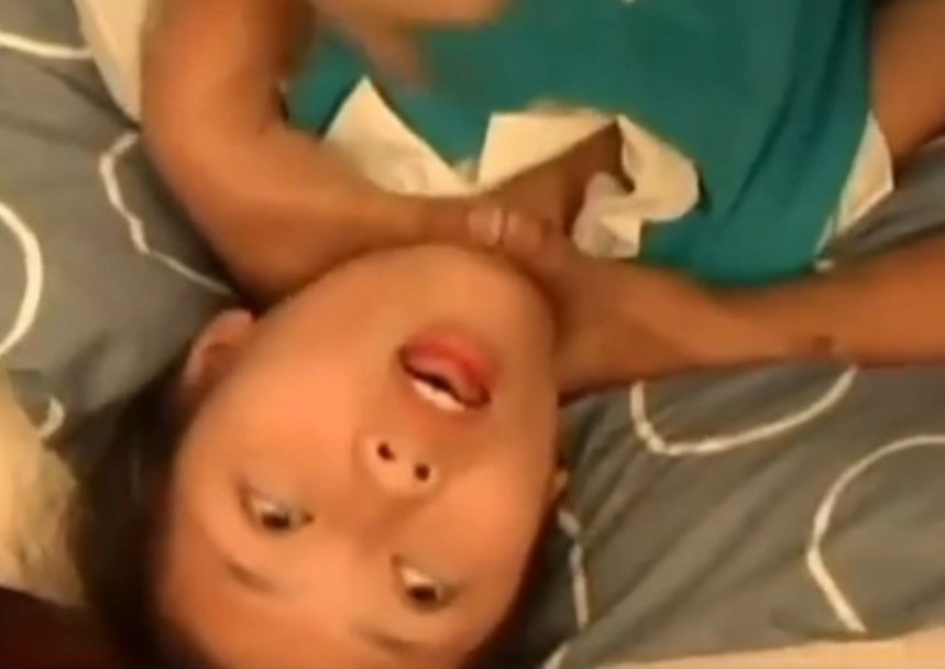 父亲掐死早恋的女儿,死不瞑目