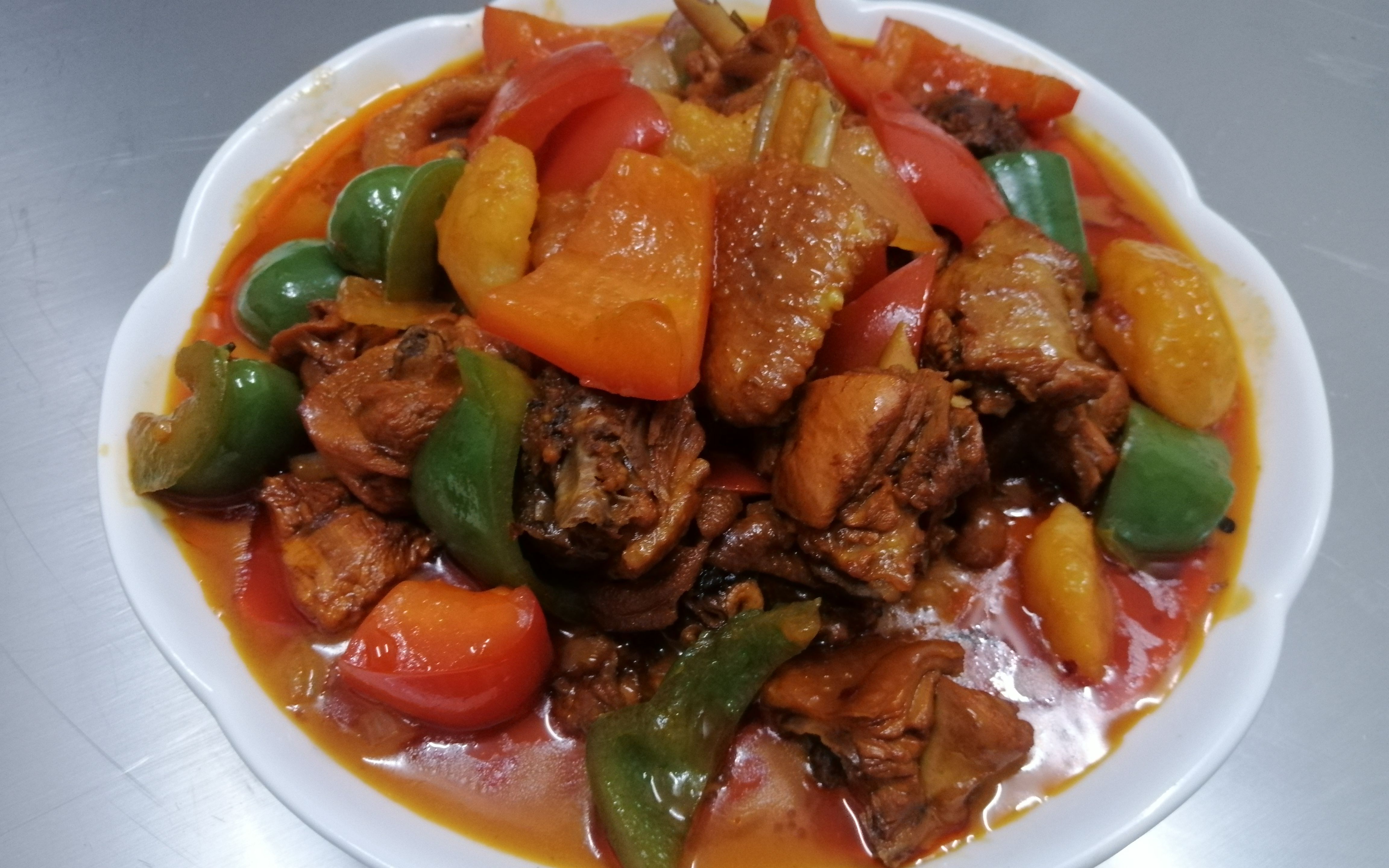 厨师长教你大盘鸡的正宗做法,过年了来一道大菜,好吃的让你停不下来