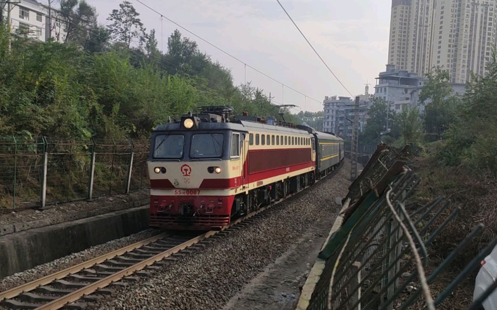 【卖萌随拍】k1153杭州-重庆西 ss7c0087 9.07_哔哩哔哩_bilibili